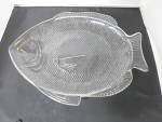 Glass Fish Platter marked Oven Proof USA made by Anchor Hocking. <BR><BR>Length 15 1/4 inches X 11 1/4 inches.<BR><BR>No chips and No cracks. Good used condition.<BR><BR>Please ask any questions.<BR><...
