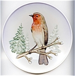 Goebel 'Robin' Annual Plate 1973 - This is the 1st in a series of Wildlife Wall Plates by Goebel, measuring 7 1/2  inches in diameter, in bas-relief, and in excellent MINT CONDITION, with the original...