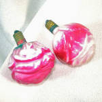 A pair of C-6 type pink rose shape vintage figural milk glass Christmas light bulbs, made in Japan between 1930 and 1950. The dark pink ruffled cabbage style rose does not light up, but the rosebud do...