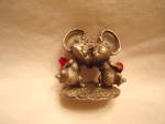 This is a Hallmark Hudson Cheddar Mouse Pewter Figurine. It is marked Hudson Pewter Cheddar and Co. Made in USA Hallmark Cards. It is 1.5" tall and is in good condition, Still in box.
