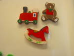 Collectibles Vintage Christmas Wood Magnet Set, Green and red Christmas Train, hobby horse and Teddy bear. One inch to two and a half inches. Good condition, price is for set includes shipping within ...