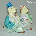 This exceptional set of "Pig "Bride and Groom" Salt & Pepper Shaker Nodders was made in Japan during the 1940's-50's.    These  particular shaker nodders come in a variety of colors.  (...