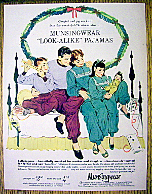1953 Munsingwear Pajamas With Family In Look Alike Pjs