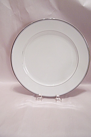 Arlen Fine China Simplicity Pattern Round Chop Plate