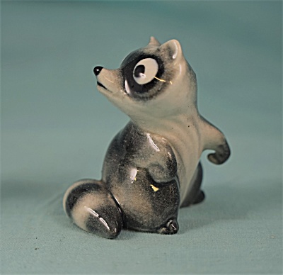 Hagen-renaker Miniature Early Mama Raccoon