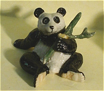K4392b Sitting Panda With Bamboo