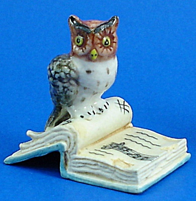K482 Owl On Antique Style Book
