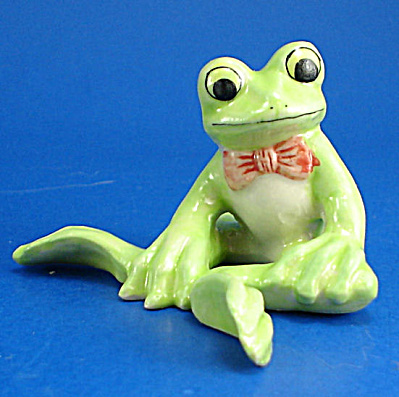 K3551 Sitting Funny Frog