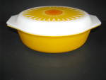 Vintage Pyrex Yellow Daisy 045 2.5qt Casserole Dish