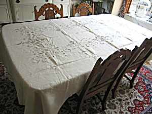 Linen Tablecloth And Napkins