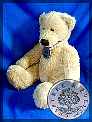 Russ Berrie Teddy Bear - Crabtree And Evelyn - 9 Inches