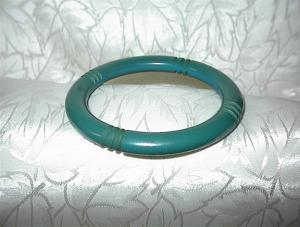 Bakelite Bangle Bracelet. Deep Green Carved