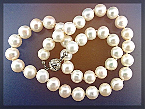 Necklace Freshwater Pearls Hand Knotted 10mm