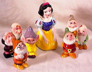 Snow White & Seven Dwarfs Porcelain Figurine