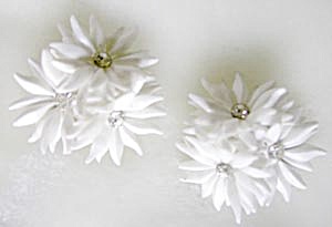 Vintage Plastic White Plastic Flower Earrings