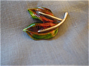 Hedy Leaf Pin