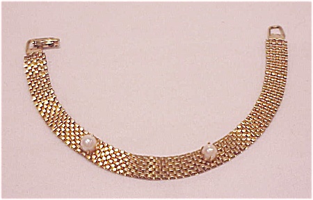 Vintage Gold Tone Mesh Bracelet With Imitation Pearls