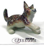 little Critterz Maine Coon Kitten "Cosey", LC904, 1 1/8" high. New porcelain miniature. 