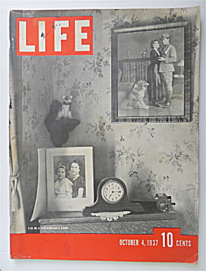 Life Magazine October 4, 1937 In A Legionnaire's Home