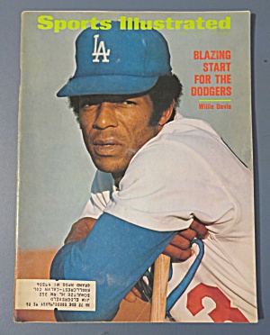 Sports Illustrated Magazine -may 1, 1972- Willie Davis