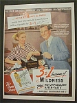 1952  Chesterfield  Cigarettes w/  William  Lundigan