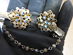 Vintage Sweater Clip with Rhinestones and Faux Pearls Gold Tone M (Image1)