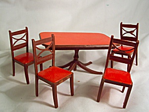 Dollhouse table and 4 chairs set Hong Kong (Image1)