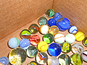 Vintage Marbles Lot Of 84 In Different Sizes