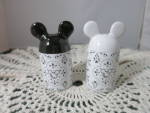 Click here to enlarge image and see more about item 420-23: Gourmet Mickey Mouse Salt and Pepper Shakers Set 