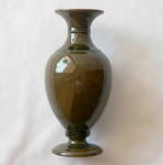 Click here to enlarge image and see more about item T1254: Chelsea Keramic Vase