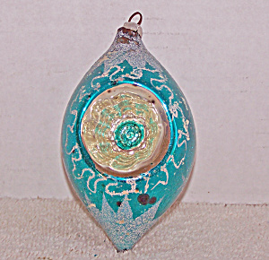 Green Plastic Hollowed Out Christmas Ornament  (Image1)