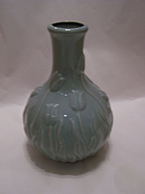 Green Tulip Bulbous Vase (Image1)