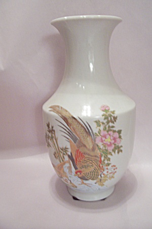 Porcelain Pheasant Decorated Vase (Image1)