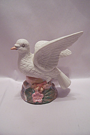Porcelain White Dove Figurine (Image1)