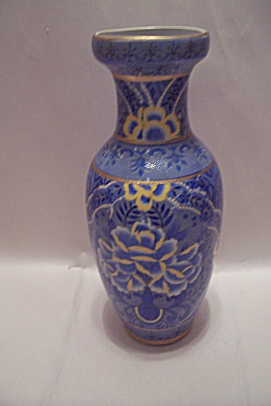 Chinese Porcelain Flower Decorated Vase
