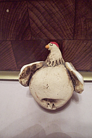Pottery Bowl Rin Sitting Chicken (Image1)