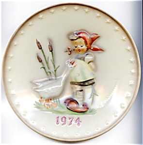 Hummel Annual Plate Goose Girl 1974