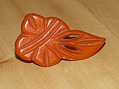 Vintage Tested Bakelite Butterscotch Carved Leaf Scarf Clip Brooch