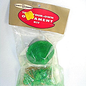 1969 Emerald Top Pin Beaded Christmas Ornament Craft Kit MIP (Image1)