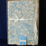 Click to view larger image of Quaker Lace 72 by 90 Tablecloth Mint Unused in Box (Image2)
