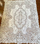 Click to view larger image of Quaker Lace 72 by 90 Tablecloth Mint Unused in Box (Image5)