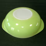 Click to view larger image of Pyrex Lime Green 2 Quart Covered Casserole Bowl (Image3)