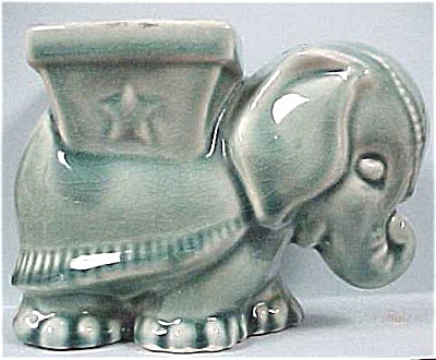 Teal Circus Elephant Planter (Image1)