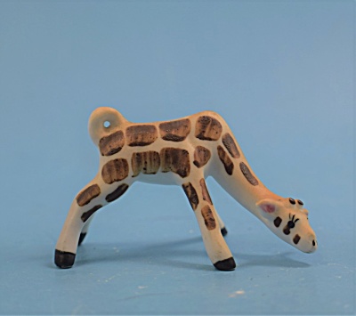 Grazing Baby Giraffe Bone China (Image1)