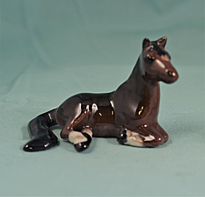 Hagen-Renaker Miniature Lying Mare Brown (Image1)