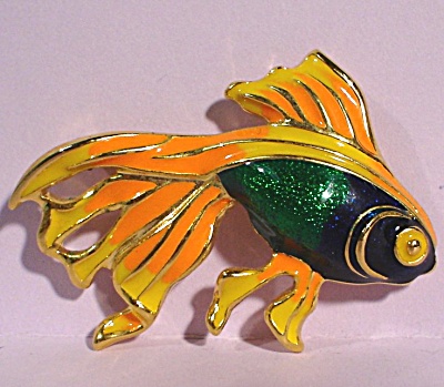 Beautiful Enameled Fish Pin (Image1)