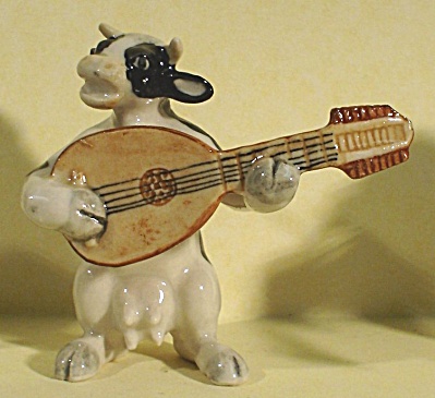 K676b Cow with Mandolin (Image1)