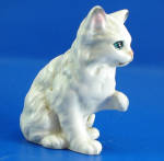 Click here to enlarge image and see more about item a06339: Lefton White Persian Kitten
