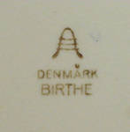 Click to view larger image of Royal Copenhagen Black Eyed Susan Hotpad Trivet Plate (Image2)