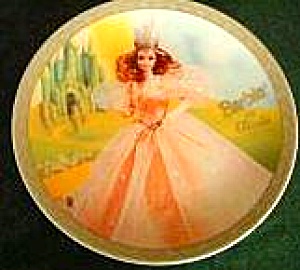 97 Enesco Strawberry Blonde Barbie Glinda Good Witch Mattel Plate 274275 Wizard Of Oz (Image1)